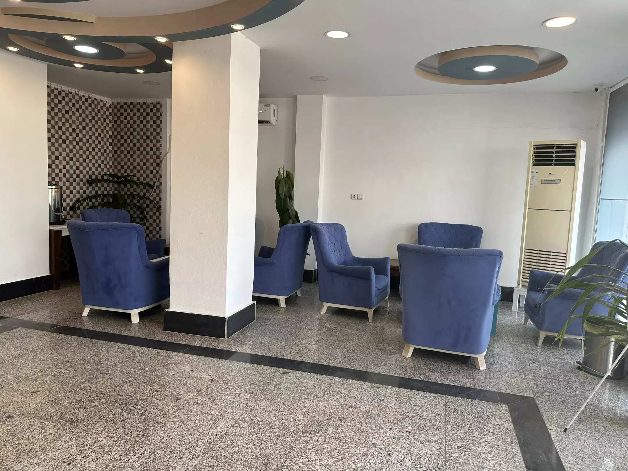 هتل آپارتمان آدینه قشم